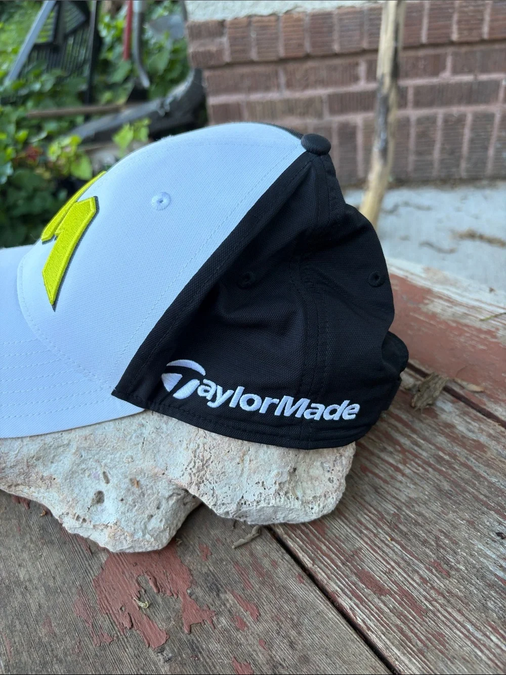 TaylorMade White & Black Golf Hat with Yellow Logo